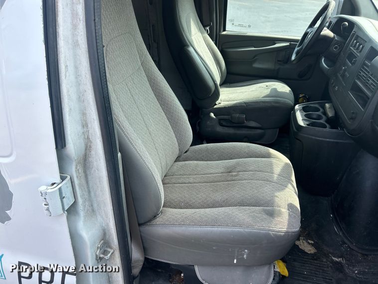 image for item ET3462 2011 Chevrolet Express van