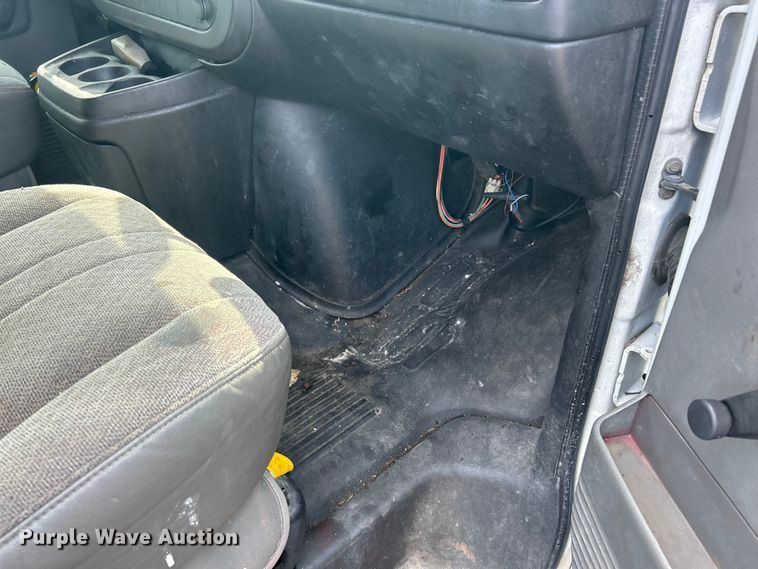 image for item ET3462 2011 Chevrolet Express van