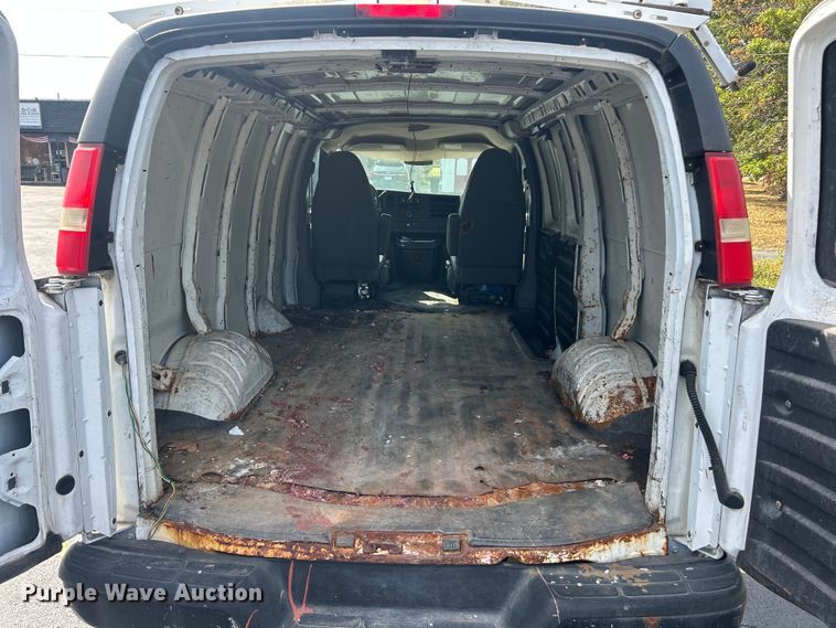 image for item ET3462 2011 Chevrolet Express van