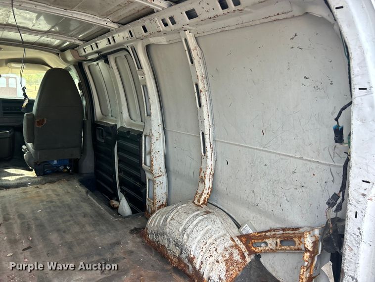 image for item ET3462 2011 Chevrolet Express van