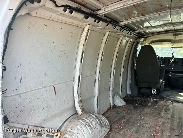 image for item ET3462 2011 Chevrolet Express van