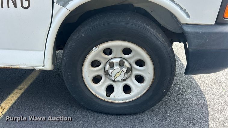 image for item ET3462 2011 Chevrolet Express van