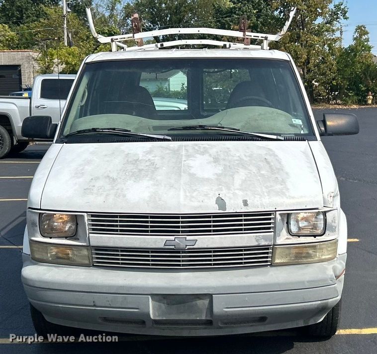 image for item ET3463 1998 Chevrolet Astro van