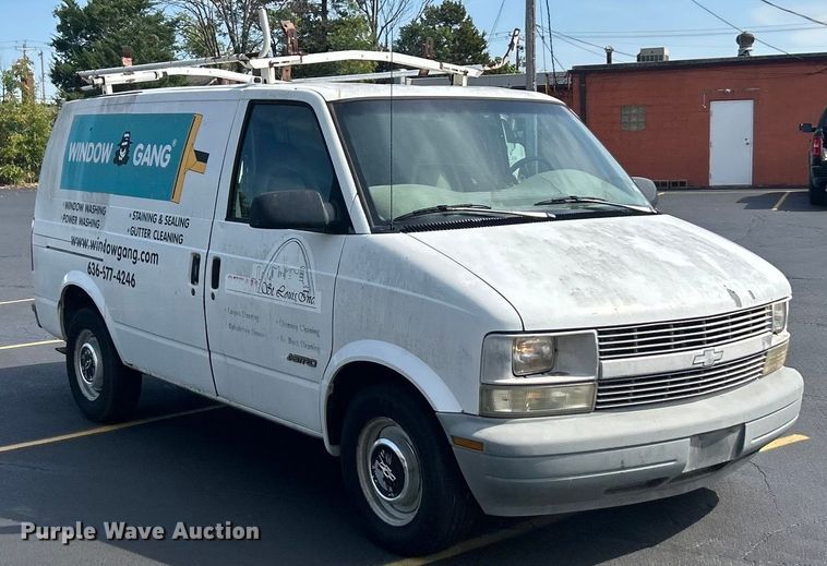 image for item ET3463 1998 Chevrolet Astro van