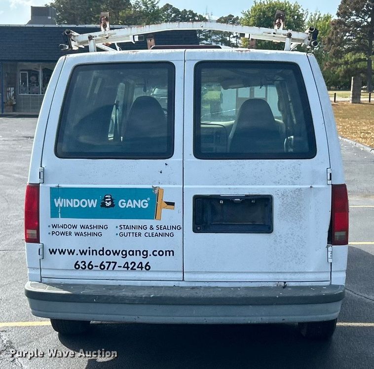 image for item ET3463 1998 Chevrolet Astro van