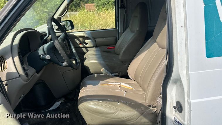 image for item ET3463 1998 Chevrolet Astro van