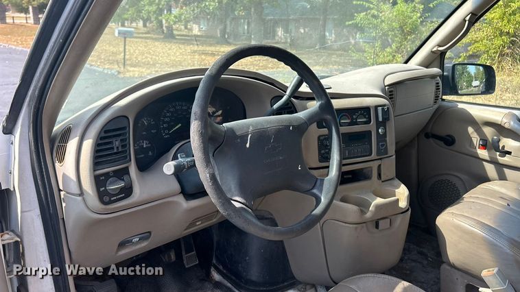 image for item ET3463 1998 Chevrolet Astro van