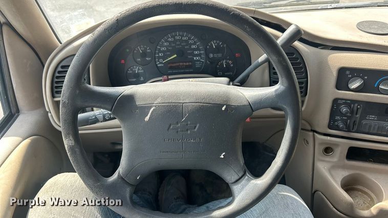 image for item ET3463 1998 Chevrolet Astro van