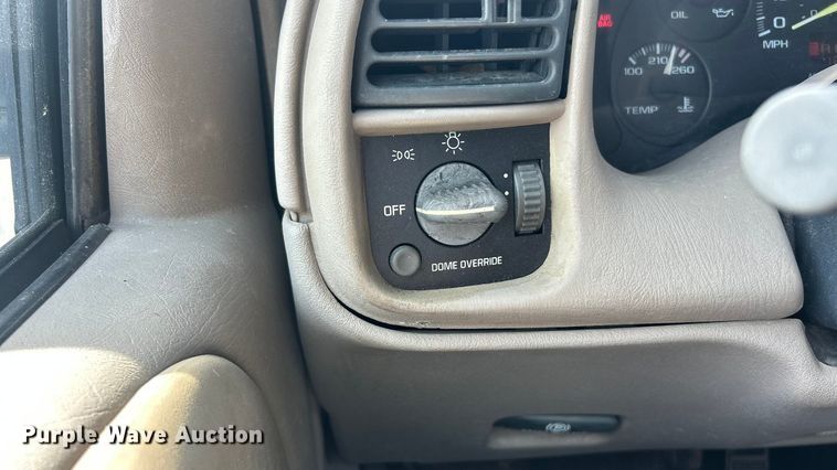 image for item ET3463 1998 Chevrolet Astro van