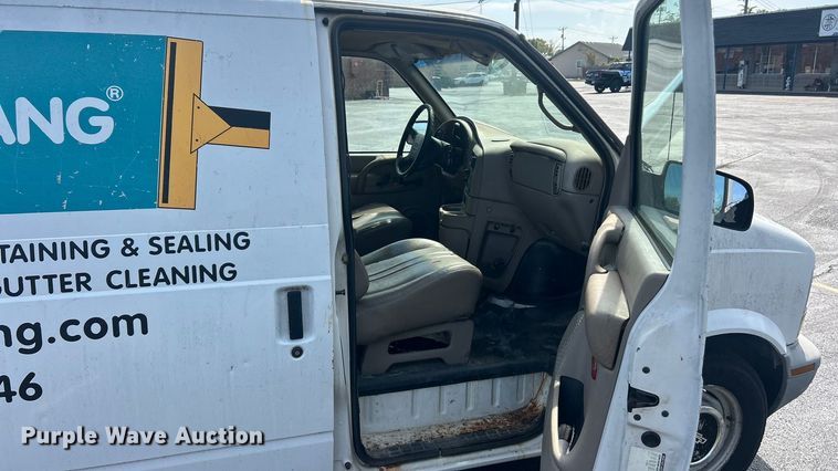 image for item ET3463 1998 Chevrolet Astro van