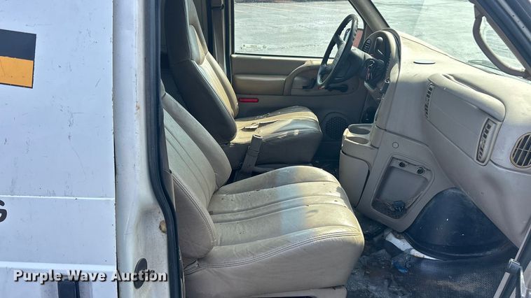 image for item ET3463 1998 Chevrolet Astro van