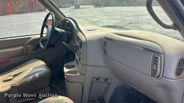 image for item ET3463 1998 Chevrolet Astro van
