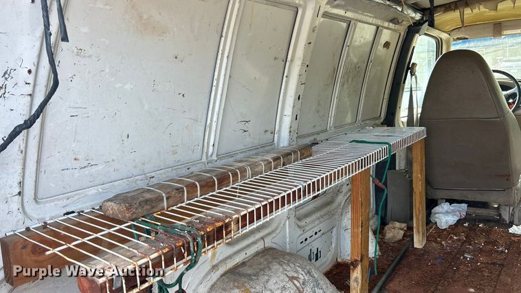 image for item ET3463 1998 Chevrolet Astro van