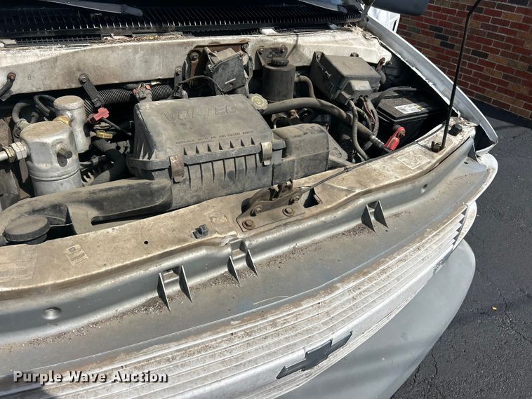 image for item ET3463 1998 Chevrolet Astro van