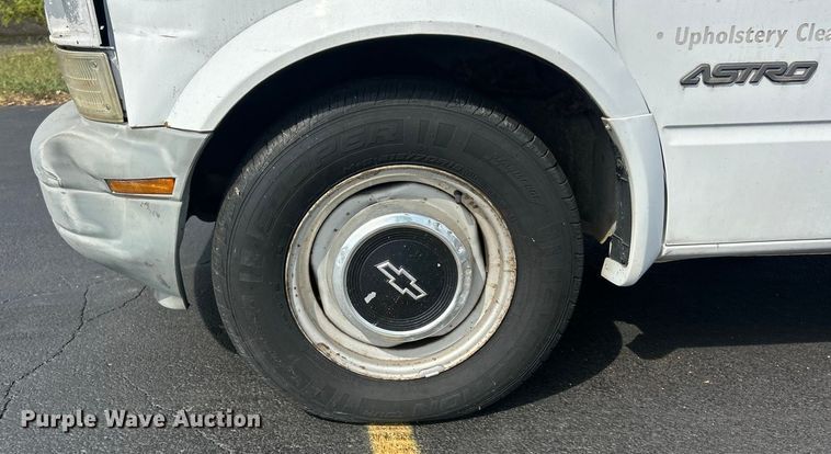 image for item ET3463 1998 Chevrolet Astro van