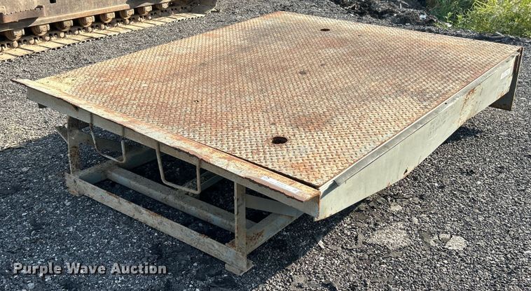 image for item ET3473 Posi-Trac Loading dock