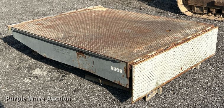 image for item ET3473 Posi-Trac Loading dock