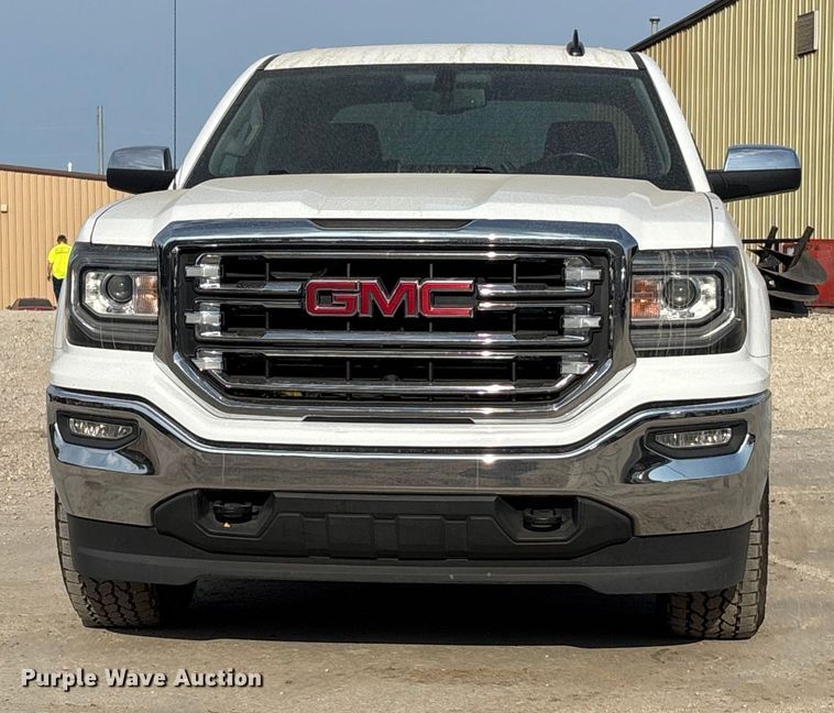 image for item ET4521 2017 GMC Sierra 1500 Crew Cab pickup truck