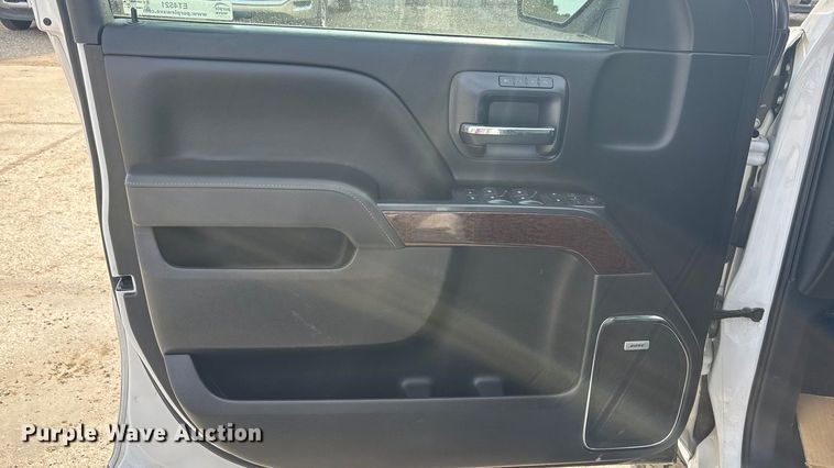 image for item ET4521 2017 GMC Sierra 1500 Crew Cab pickup truck