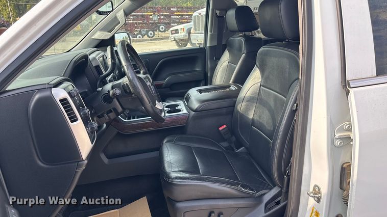 image for item ET4521 2017 GMC Sierra 1500 Crew Cab pickup truck