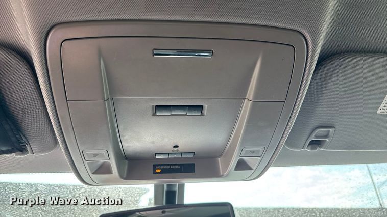 image for item ET4521 2017 GMC Sierra 1500 Crew Cab pickup truck