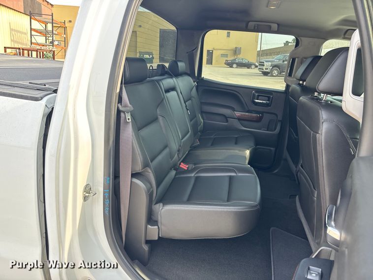 image for item ET4521 2017 GMC Sierra 1500 Crew Cab pickup truck