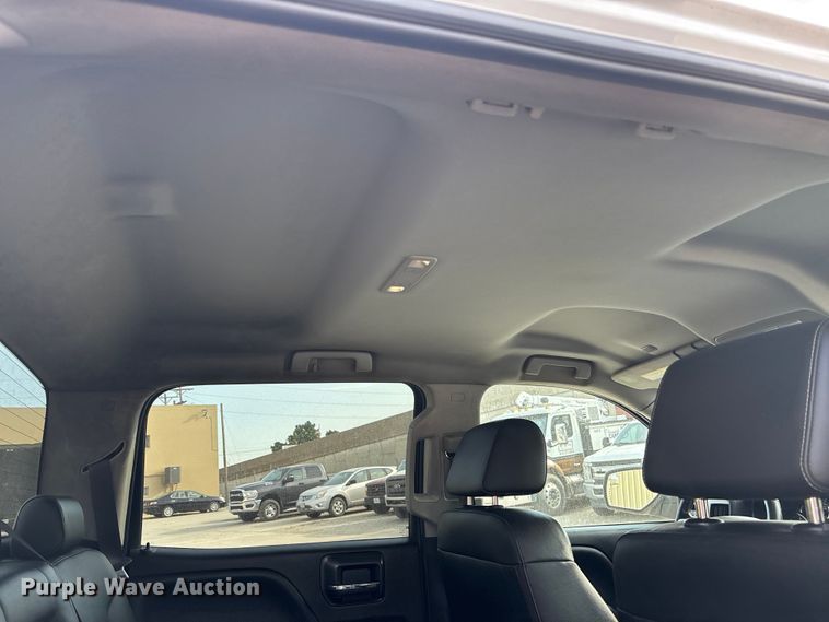 image for item ET4521 2017 GMC Sierra 1500 Crew Cab pickup truck