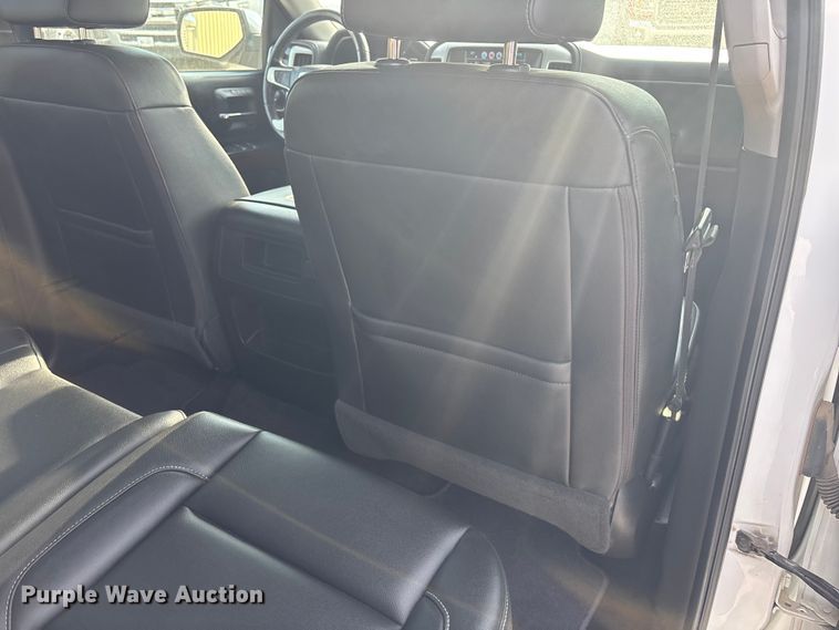 image for item ET4521 2017 GMC Sierra 1500 Crew Cab pickup truck