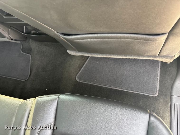 image for item ET4521 2017 GMC Sierra 1500 Crew Cab pickup truck