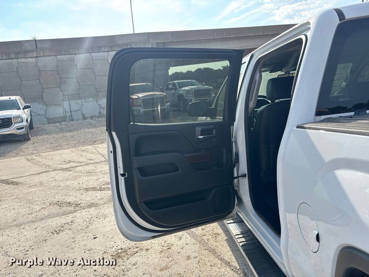 image for item ET4521 2017 GMC Sierra 1500 Crew Cab pickup truck