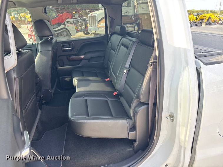 image for item ET4521 2017 GMC Sierra 1500 Crew Cab pickup truck