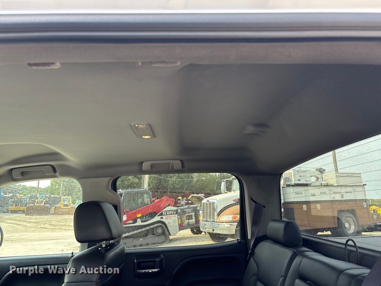 image for item ET4521 2017 GMC Sierra 1500 Crew Cab pickup truck