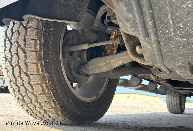 image for item ET4521 2017 GMC Sierra 1500 Crew Cab pickup truck