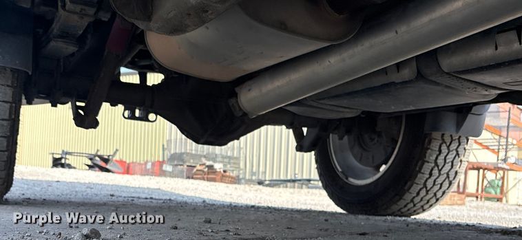 image for item ET4521 2017 GMC Sierra 1500 Crew Cab pickup truck