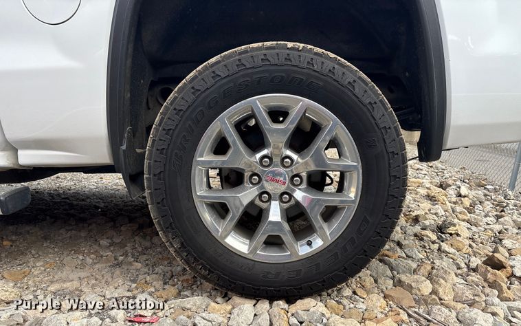 image for item ET4521 2017 GMC Sierra 1500 Crew Cab pickup truck