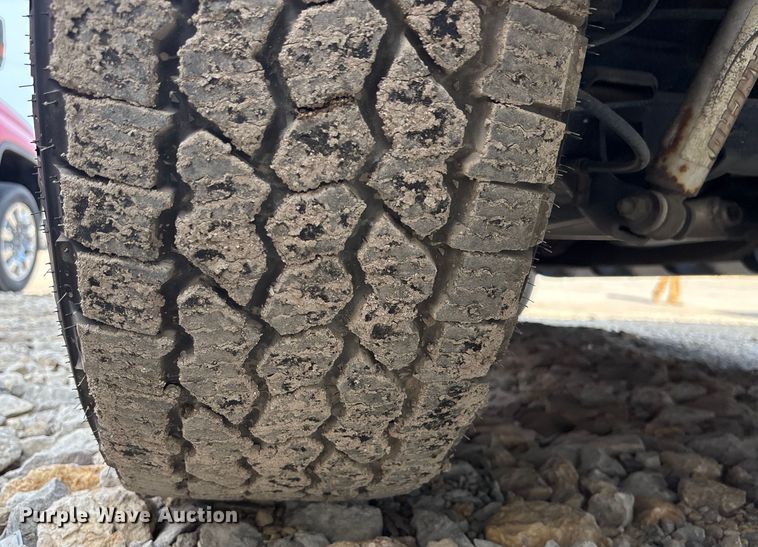 image for item ET4521 2017 GMC Sierra 1500 Crew Cab pickup truck