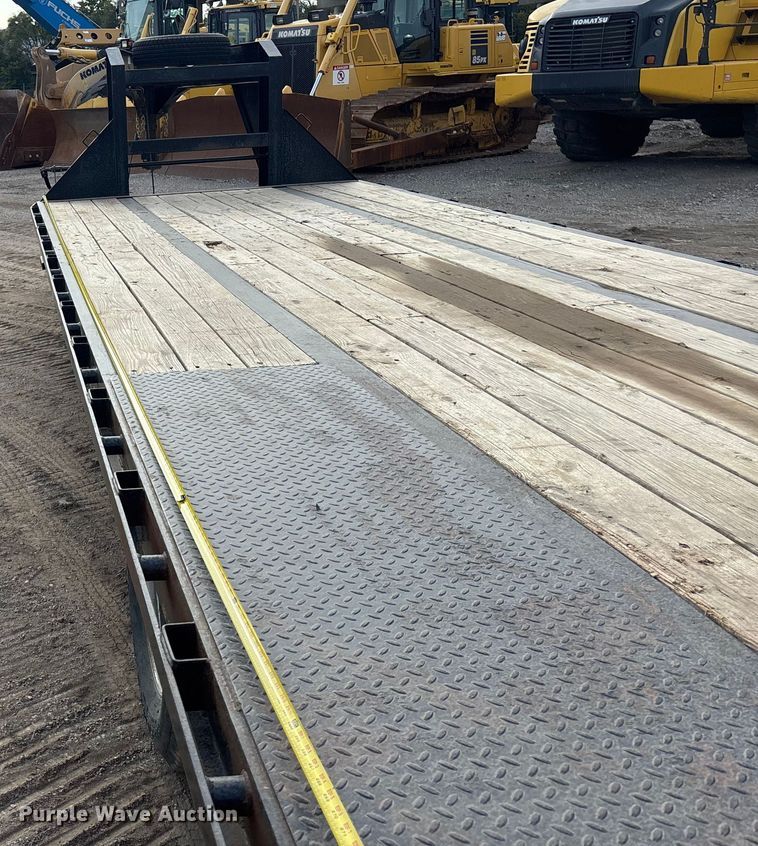 image for item ET4524 2015 Big Tex 22GN -25+5 equipment trailer