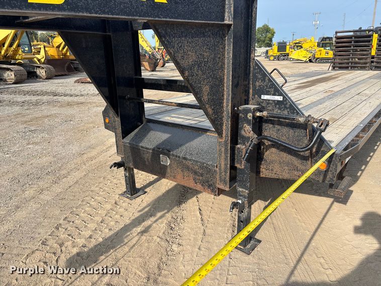 image for item ET4524 2015 Big Tex 22GN -25+5 equipment trailer