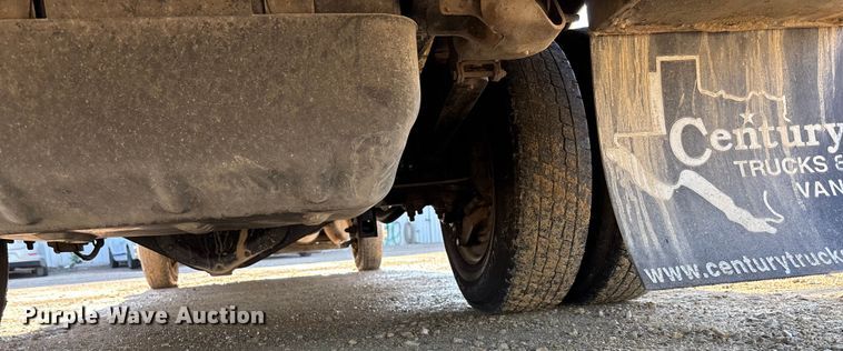 image for item ET4649 2007 GMC Sierra 3500HD utility bed pickup truck