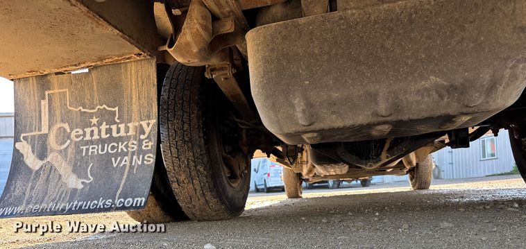 image for item ET4649 2007 GMC Sierra 3500HD utility bed pickup truck