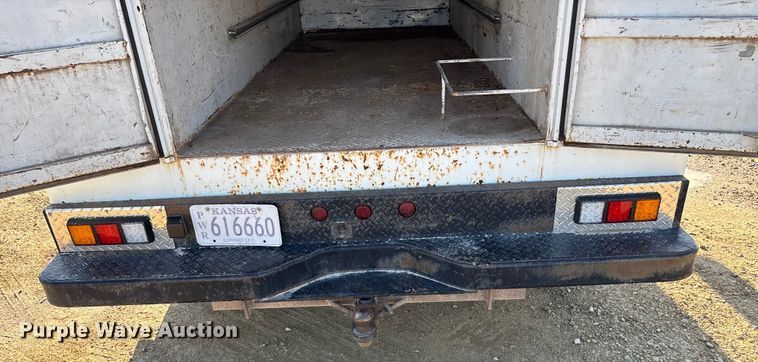 image for item ET4649 2007 GMC Sierra 3500HD utility bed pickup truck