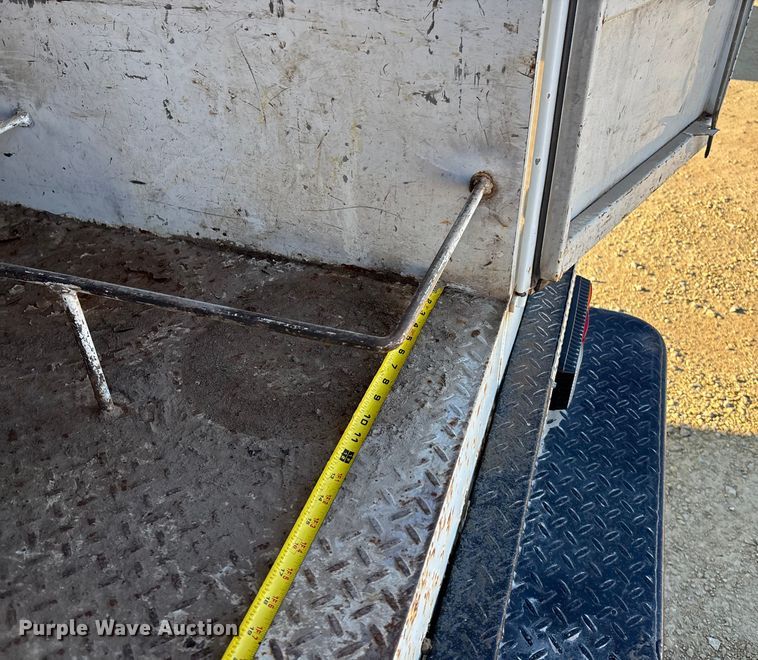 image for item ET4649 2007 GMC Sierra 3500HD utility bed pickup truck