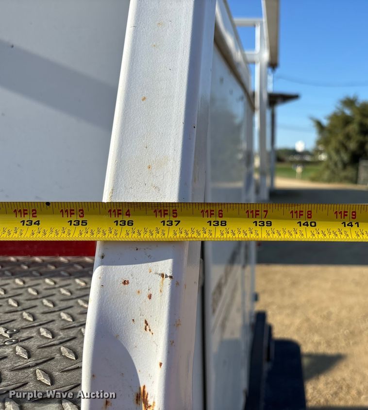 image for item ET4649 2007 GMC Sierra 3500HD utility bed pickup truck