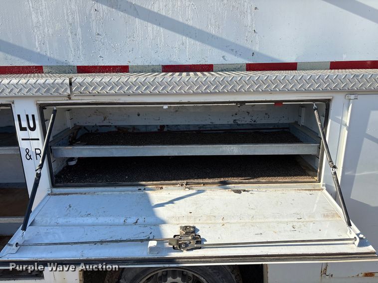 image for item ET4649 2007 GMC Sierra 3500HD utility bed pickup truck