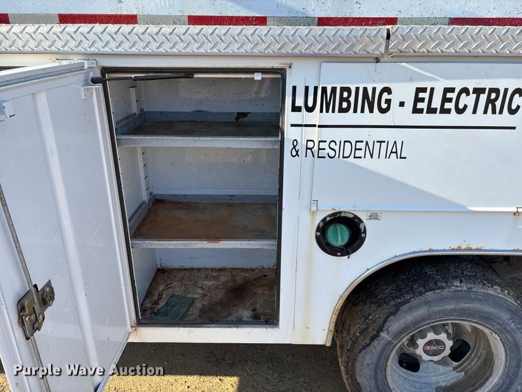 image for item ET4649 2007 GMC Sierra 3500HD utility bed pickup truck