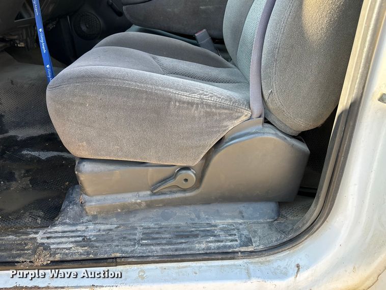 image for item ET4649 2007 GMC Sierra 3500HD utility bed pickup truck