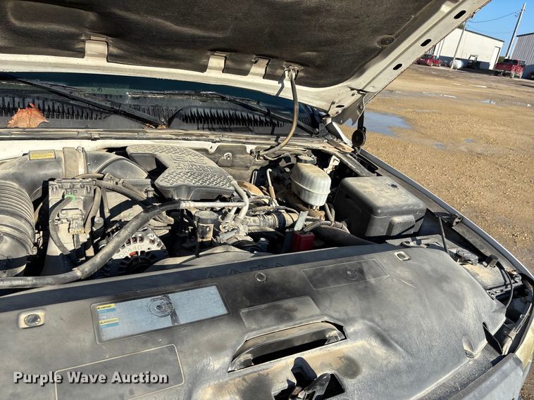 image for item ET4649 2007 GMC Sierra 3500HD utility bed pickup truck