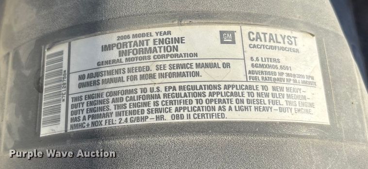 image for item ET4649 2007 GMC Sierra 3500HD utility bed pickup truck