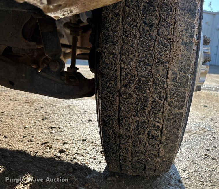 image for item ET4649 2007 GMC Sierra 3500HD utility bed pickup truck