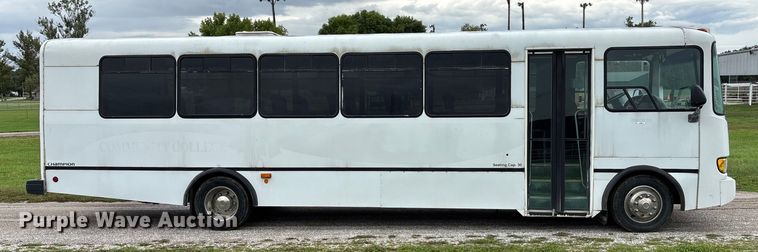 image for item ET4667 2003 Freightliner MB55 Champion  coach bus